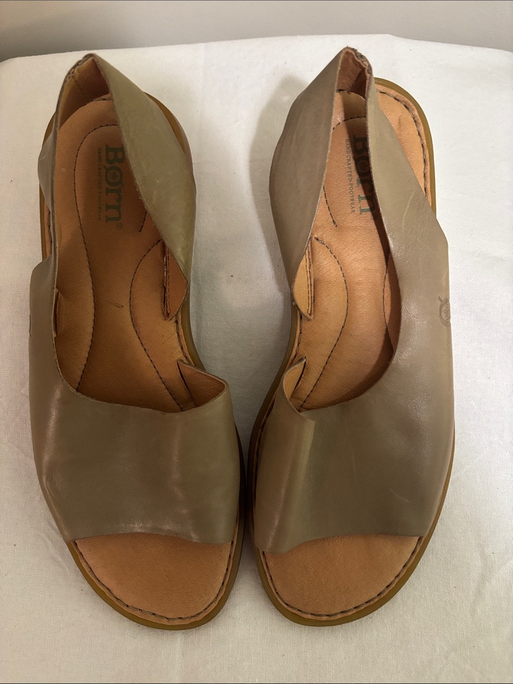 Born Women's Leather Sandals Size 8 Taupe Comfort Slip-On